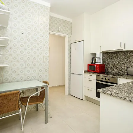 Apartment 4 Bedroom Cozy In